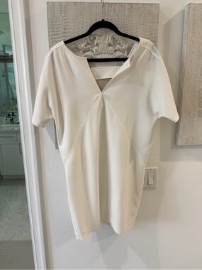 Trina Turk Women’s White Oberlin Short-Sleeve V Neck Dress